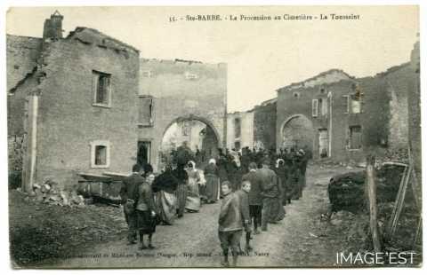 Procession au cimetière (Sainte-Barbe)